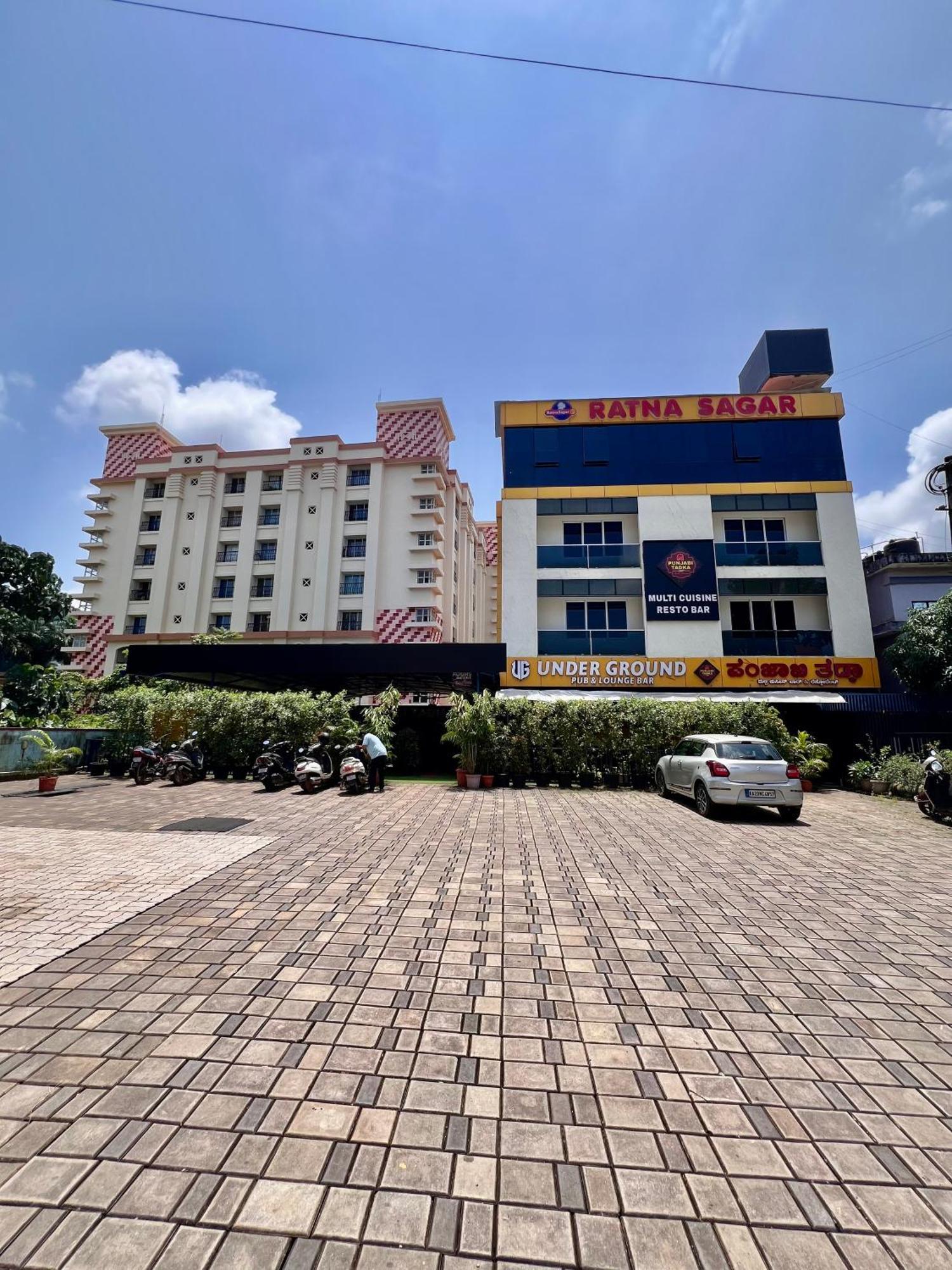 Ratna Sagar Hotell Manipal Exteriör bild