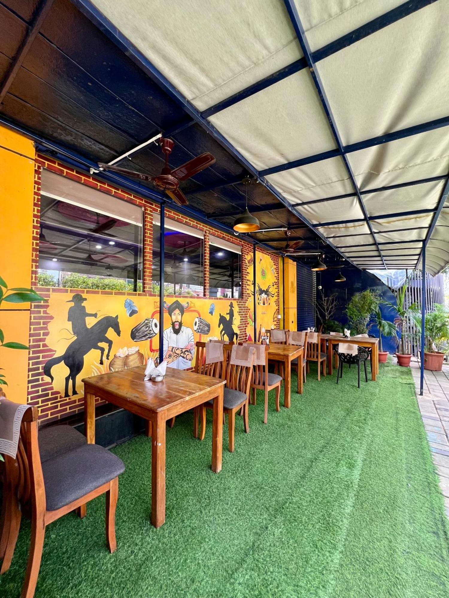 Ratna Sagar Hotell Manipal Exteriör bild