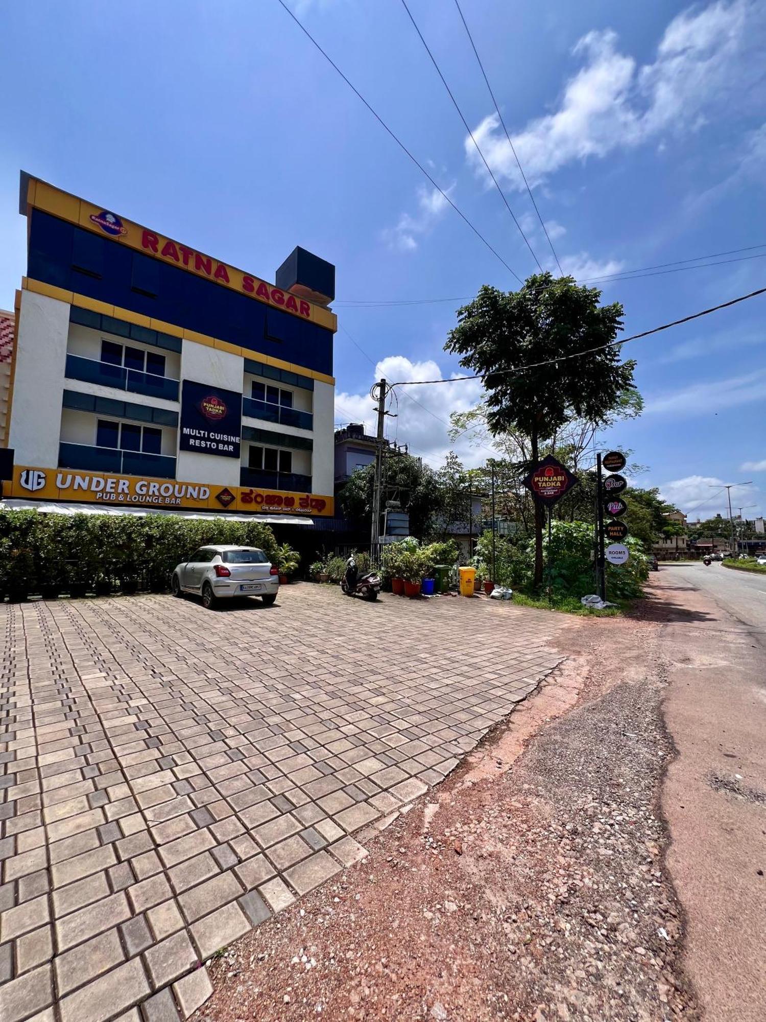 Ratna Sagar Hotell Manipal Exteriör bild