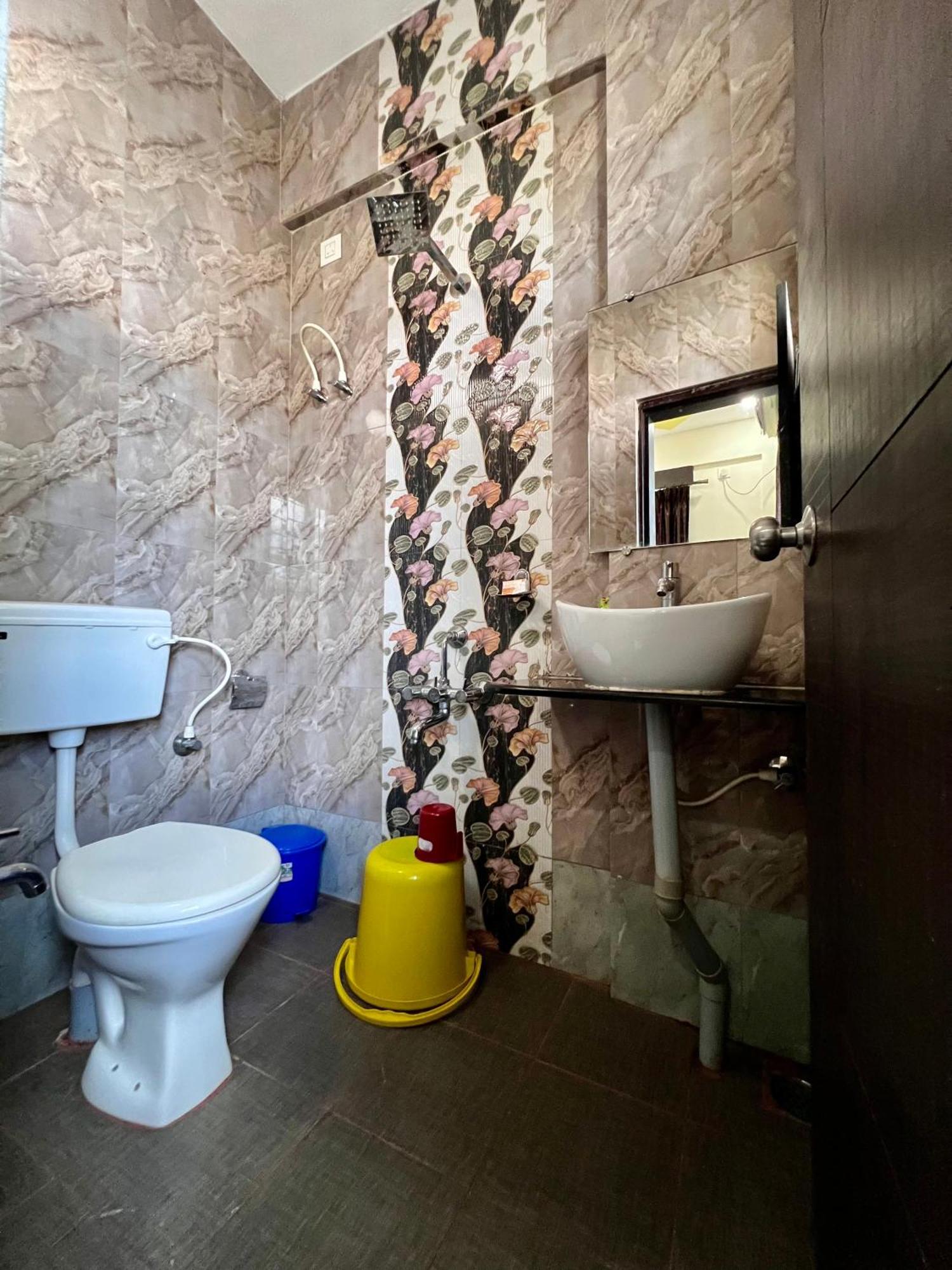 Ratna Sagar Hotell Manipal Exteriör bild